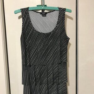 DKR Ladies Black And White Sleeveless Top Size Small